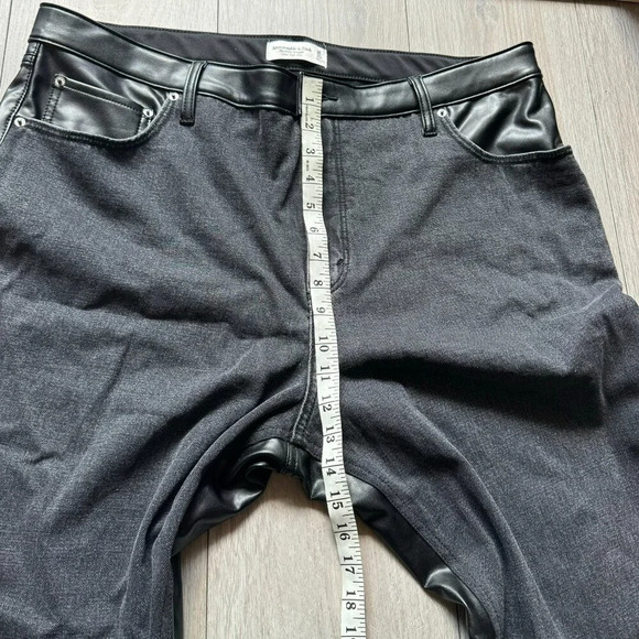 Abercrombie & Fitch The Ankle Straight Ultra High Rise 35 Black Faux Leather - Picture 6 of 11